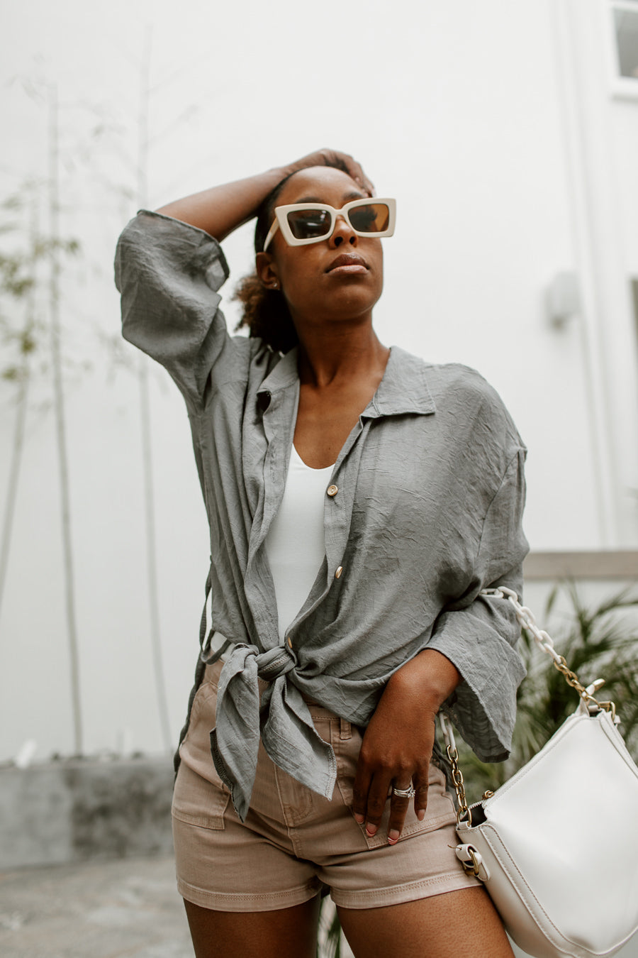 ZAHARA SHORT SLEEVE BLOUSE IN GREY