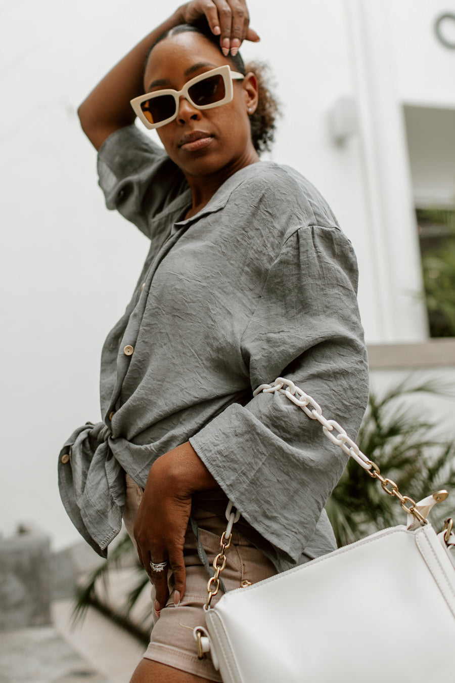 ZAHARA SHORT SLEEVE BLOUSE IN GREY
