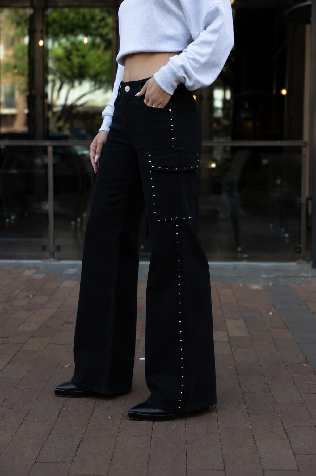 GET IN LINE STUDDED CARGO JEANS