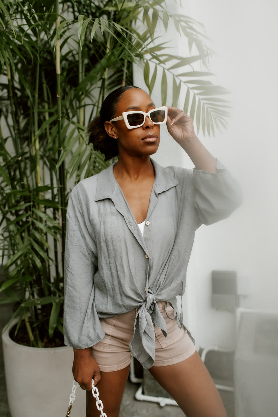 ZAHARA SHORT SLEEVE BLOUSE IN GREY